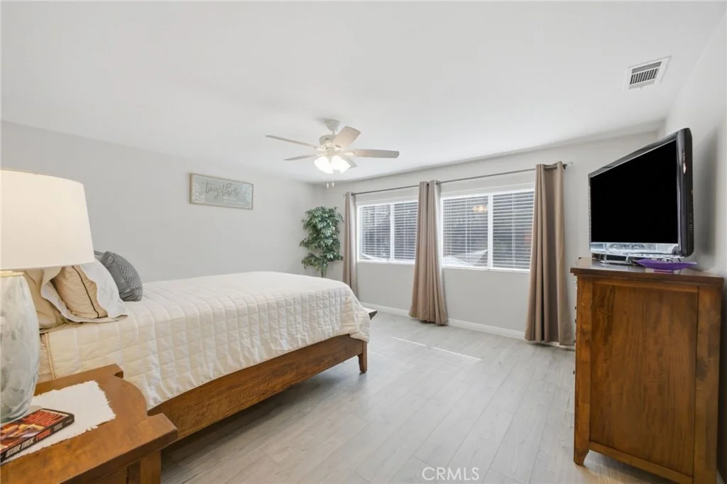 Photo of 3966 Bennett