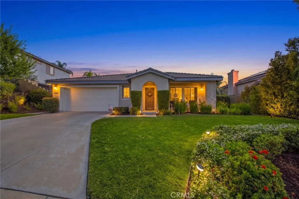 Photo of 3966 Bennett