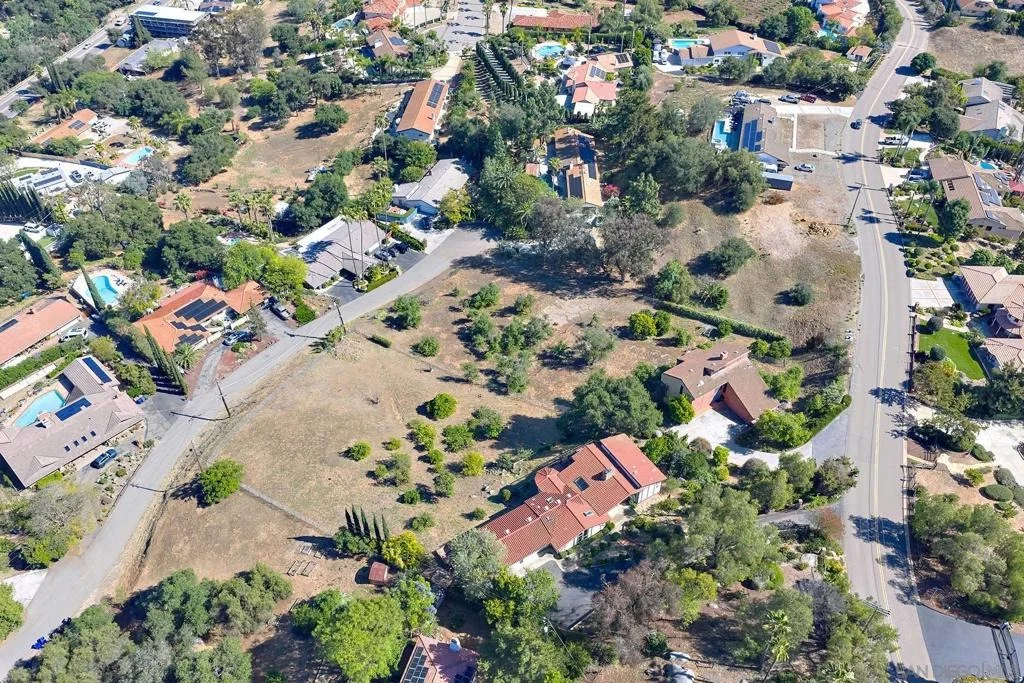 Photo of 2448 Royal Crest
