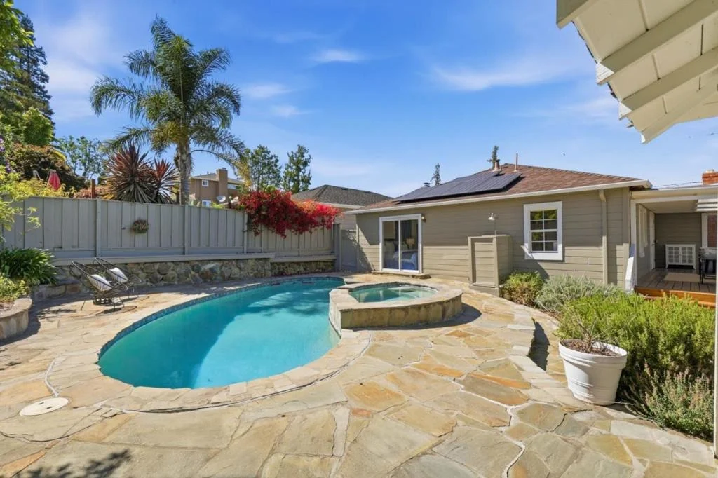 Photo of 385 Ridge Road