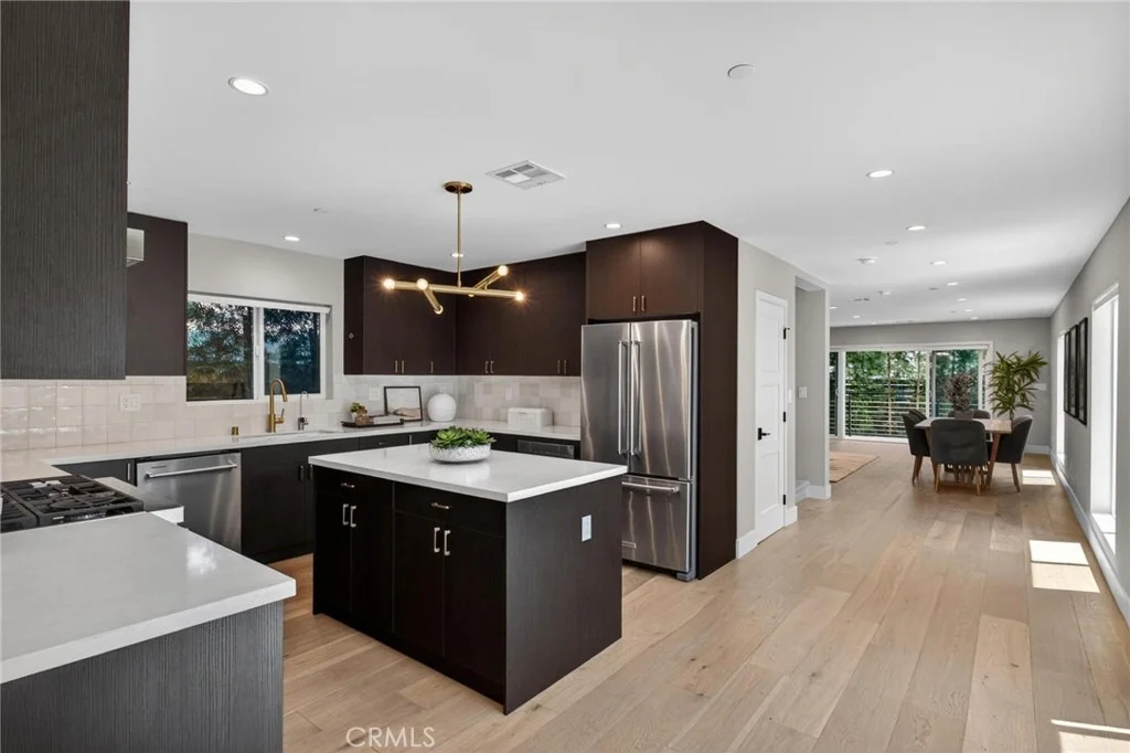 Photo of 4248 Mclaughlin Avenue
