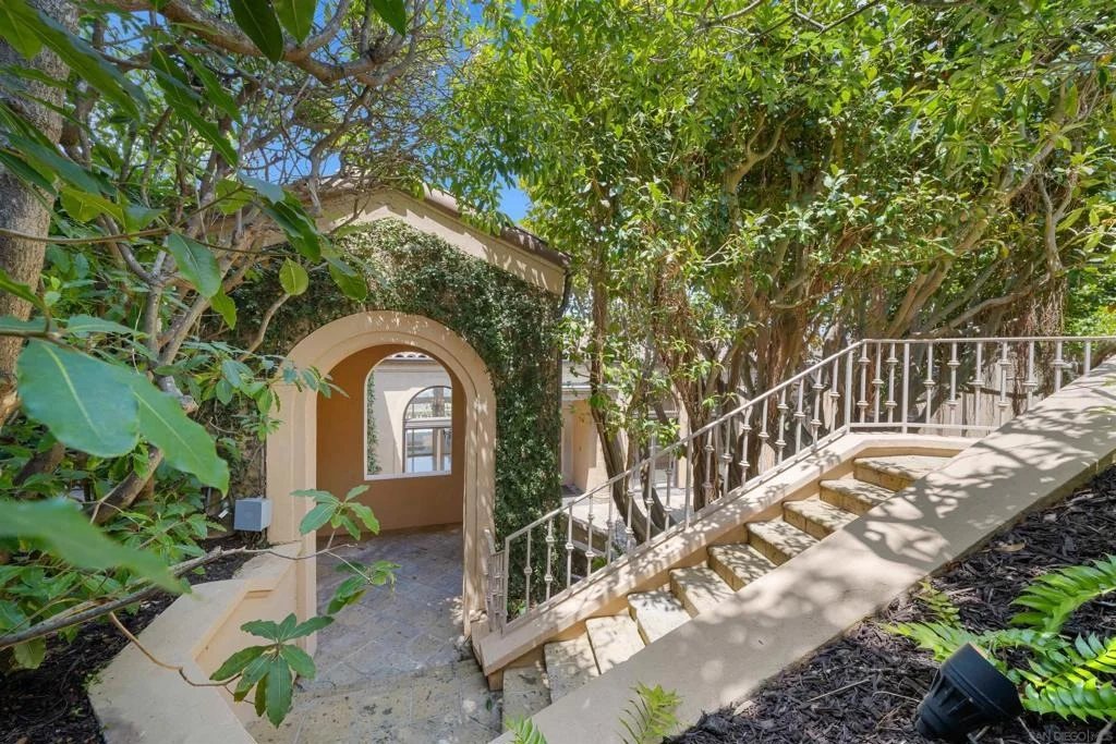Photo of 2302 Rue Adriane