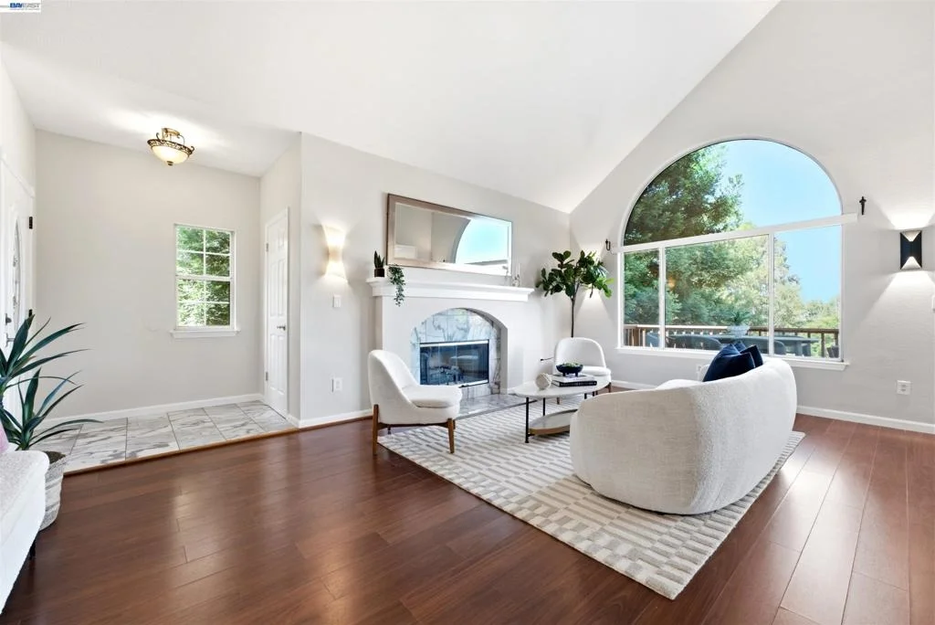 Photo of 23661 Glenbrook Lane