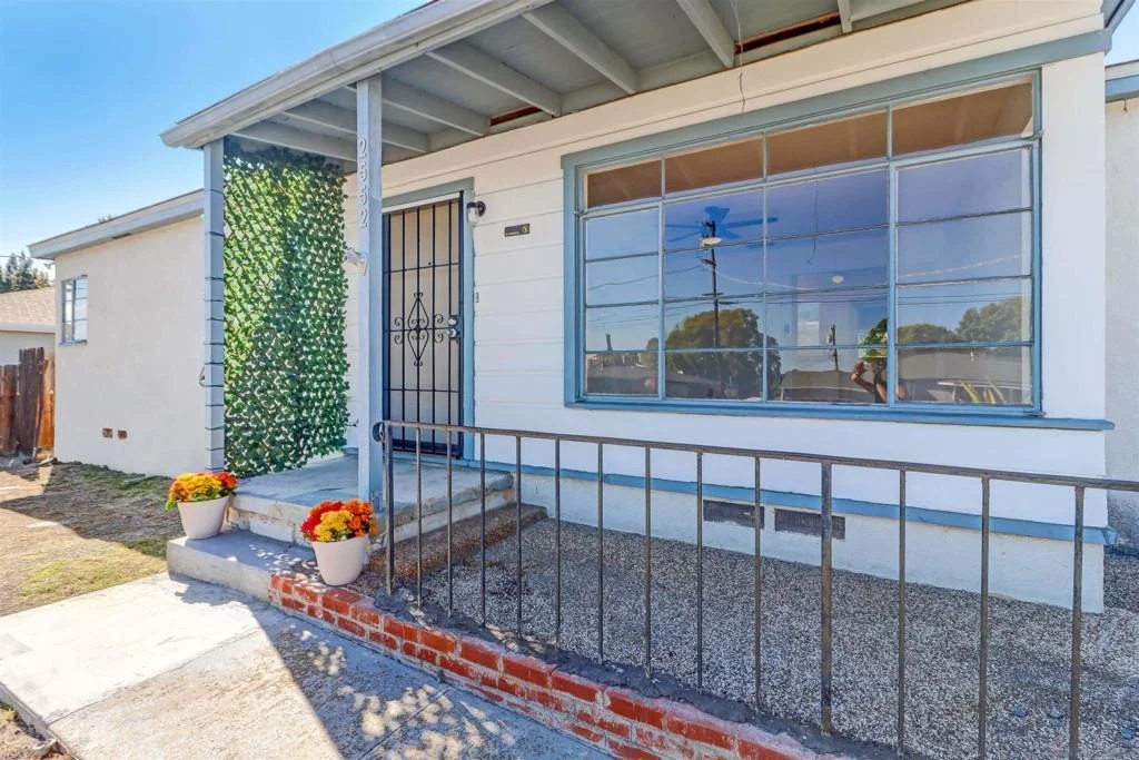 Photo of 2552 Littleton Road