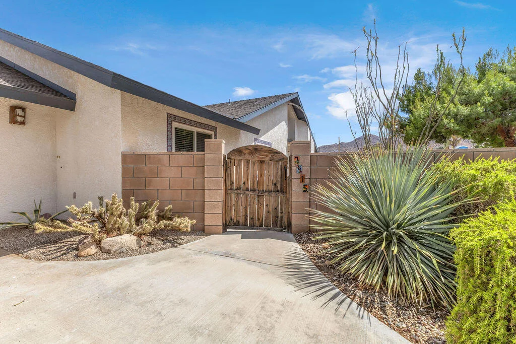 Photo of 7815 Sunset Road