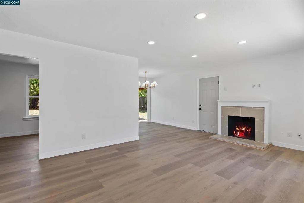 Photo of 2678 Mayfair Ave