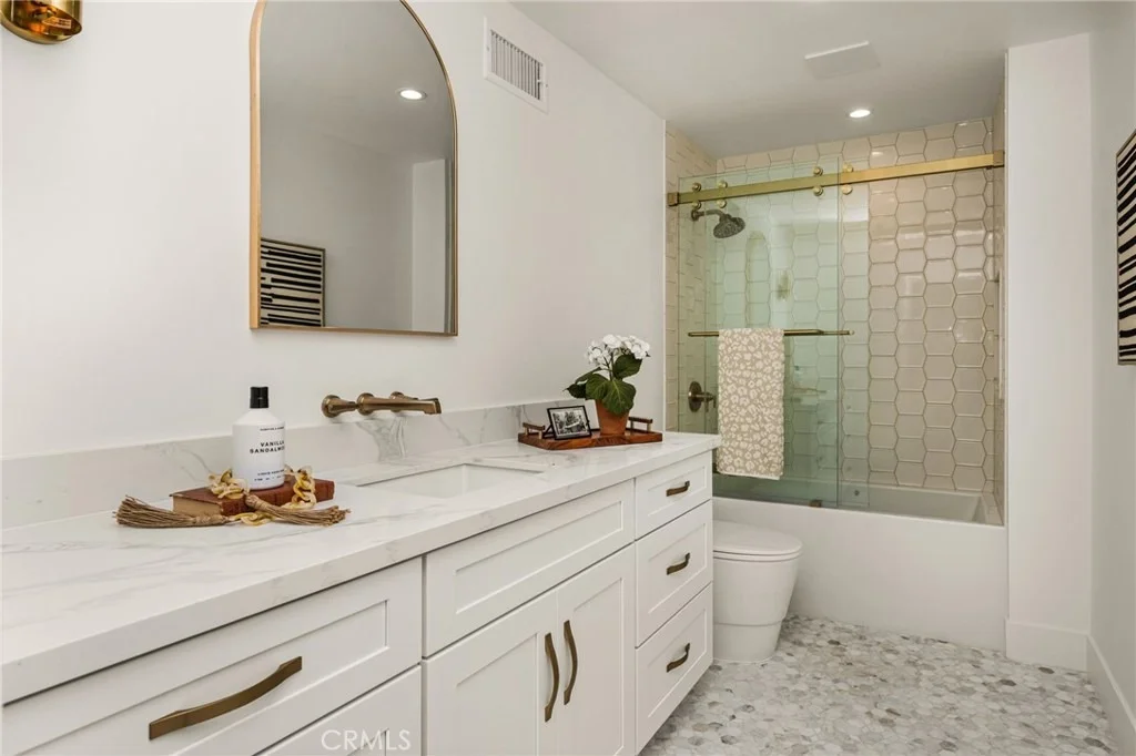 Photo of 3566 Beverly Glen