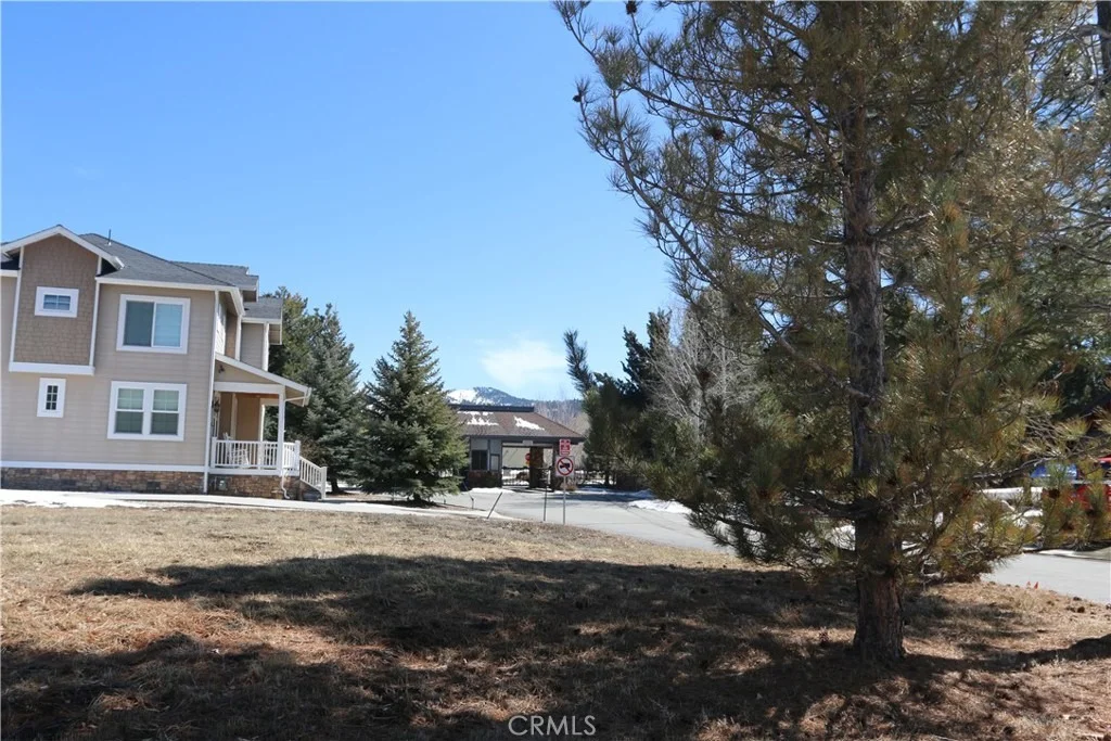 Photo of 275 Meadow Circle N