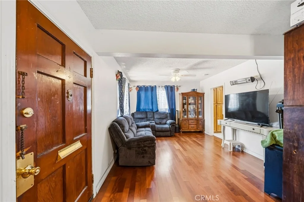 Photo of 4035 Beck