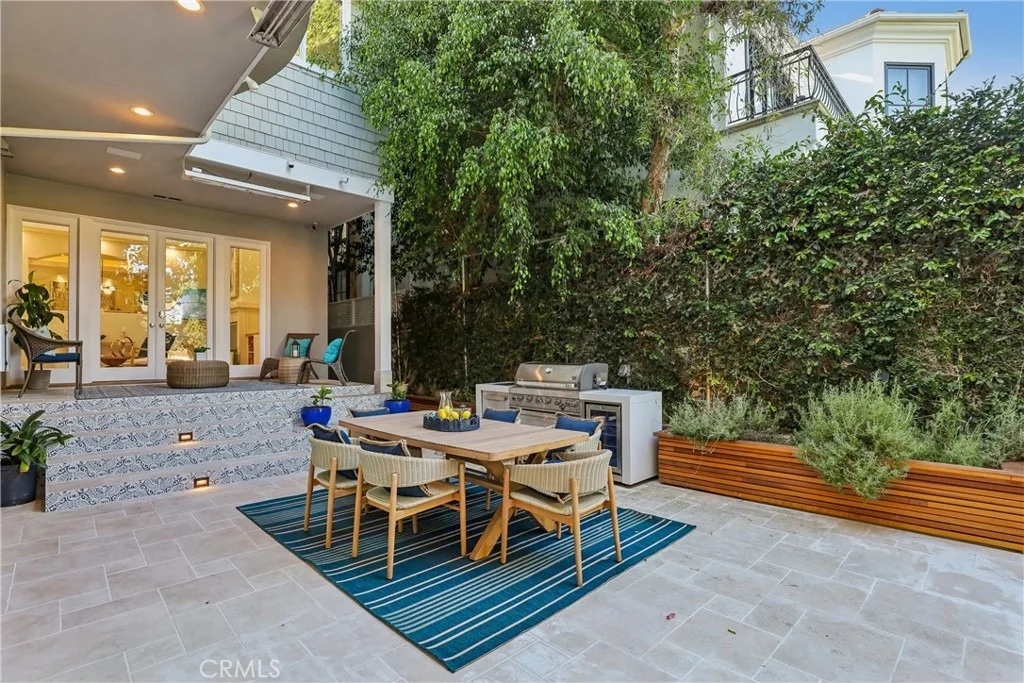 Photo of 2300 John Street