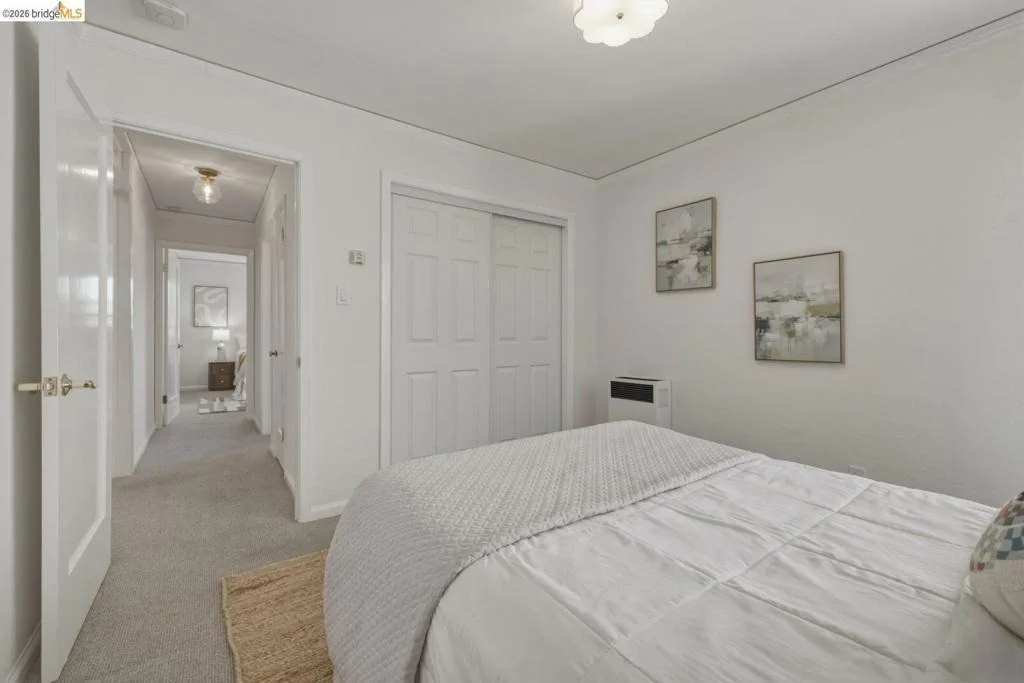 Photo of 1242 Burnett St