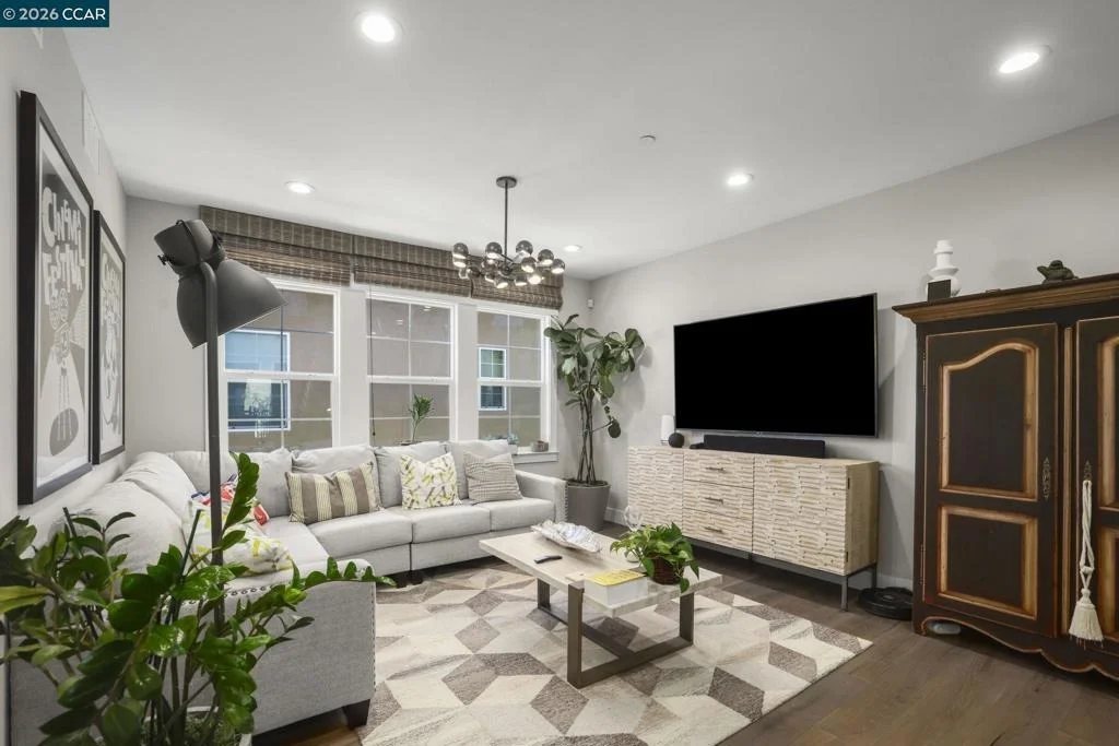 Photo of 600 Thyme Way