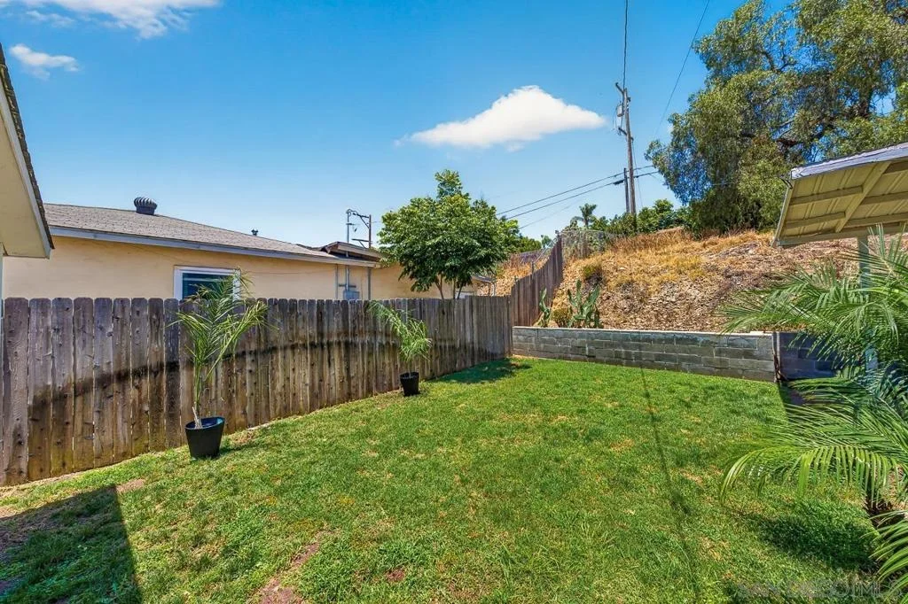 Photo of 7282 University Avenue