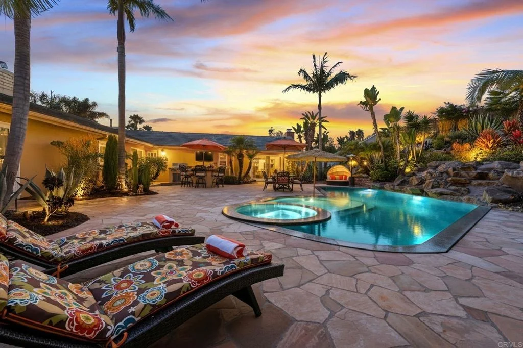 Photo of 3382 Avenida de Loyola