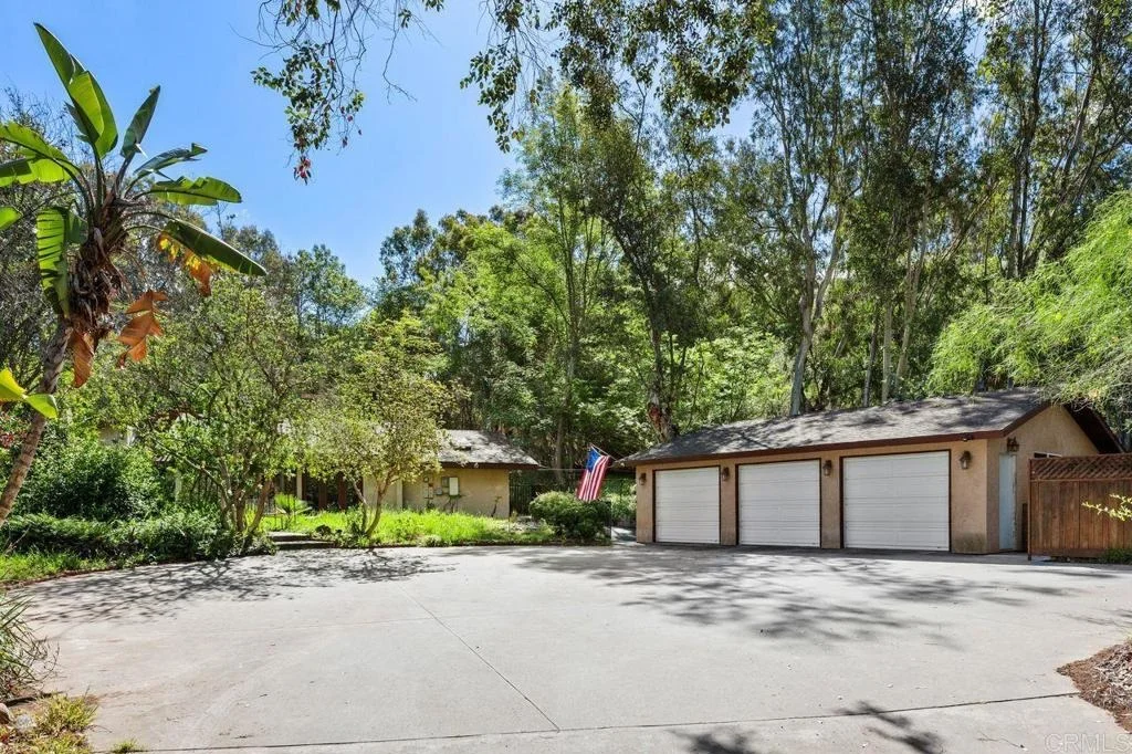 Photo of 29560 Lilac Road