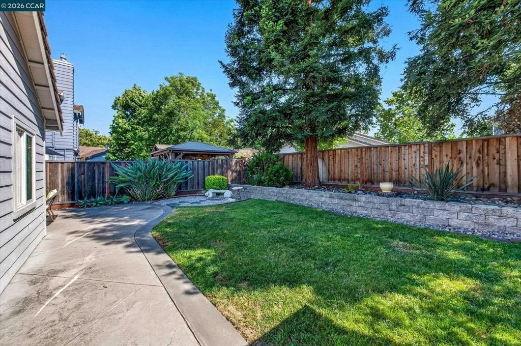 Photo of 577 Saddleback Cir