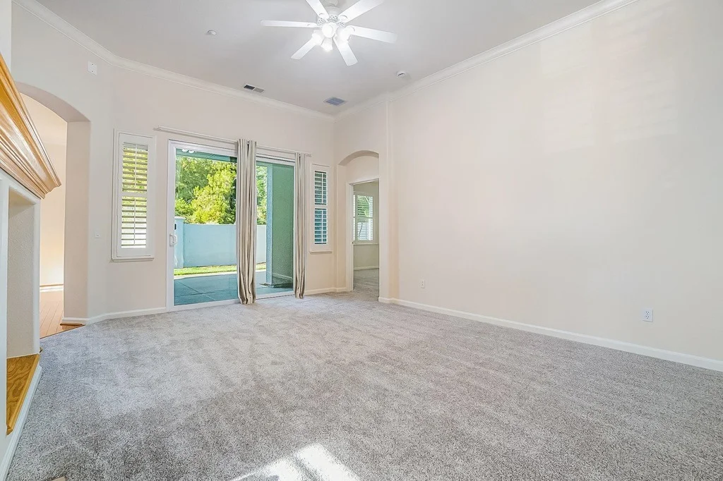 Photo of 1007 CENTENNIAL DR
