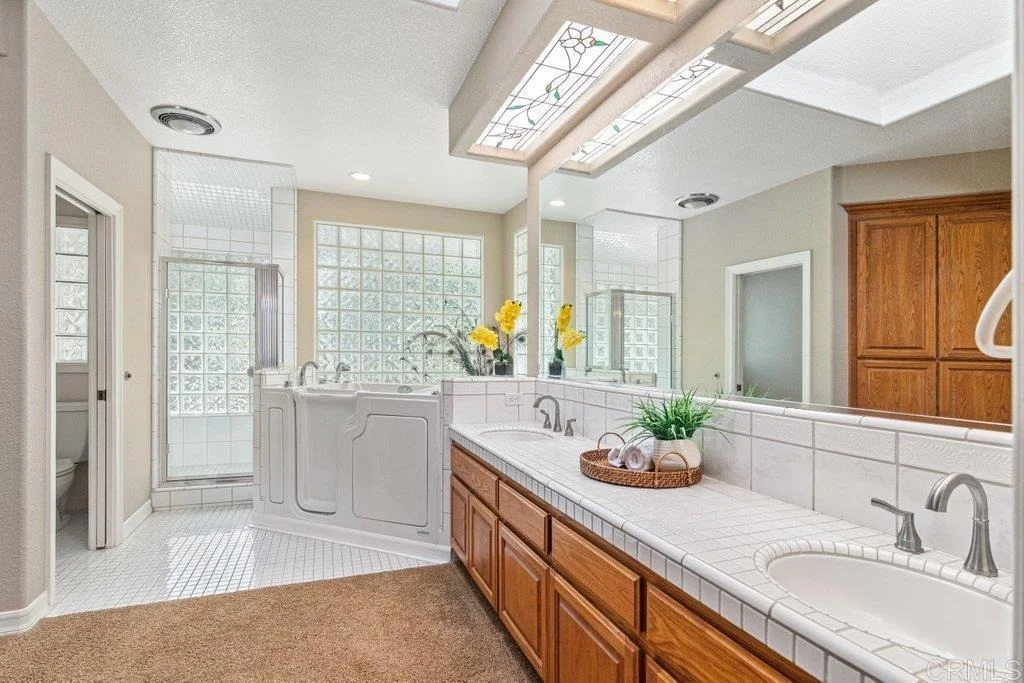 Photo of 4327 Hollyhill Road