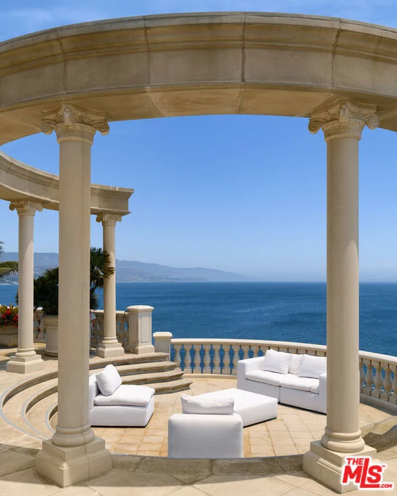 Photo of 28824 Cliffside Drive