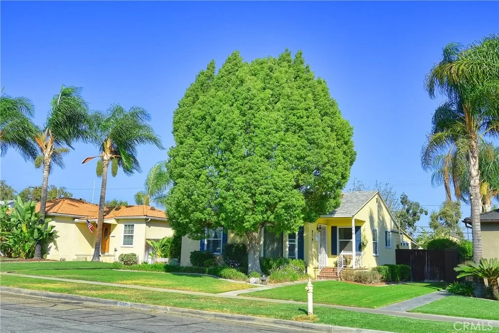 Photo of 698 N 8th Avenue