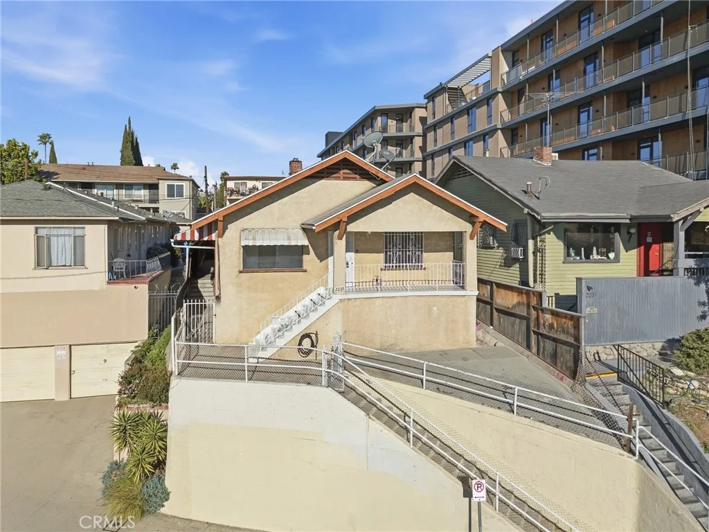 Photo of 2239 W Sunset Boulevard