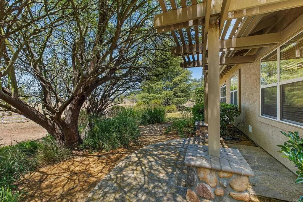 Photo of 2445 Southern Oak Road