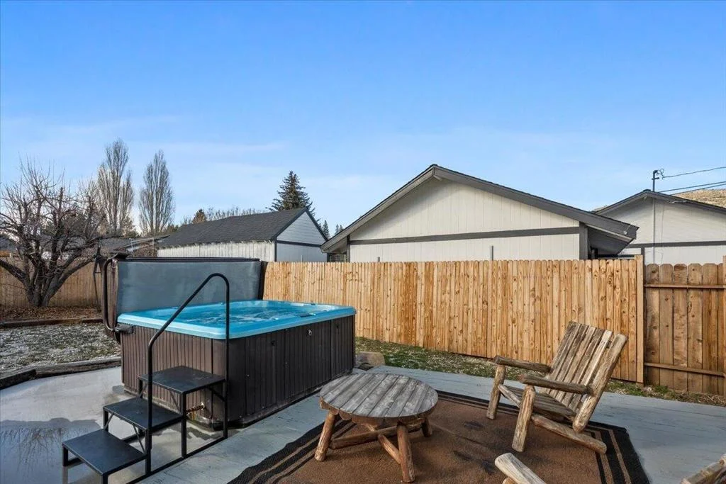 Photo of 913 Mount Doble Drive