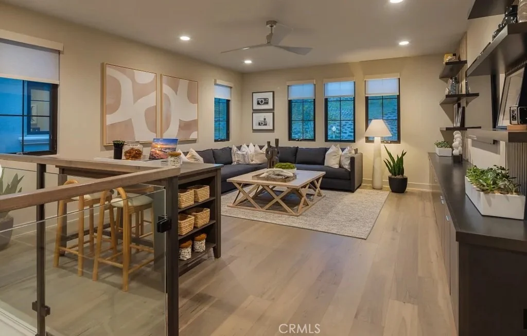 Photo of 453 Treeline