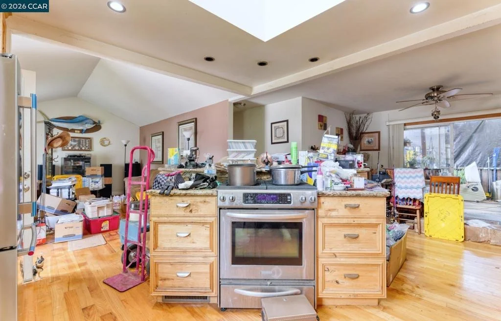 Photo of 457 Gilda Ave
