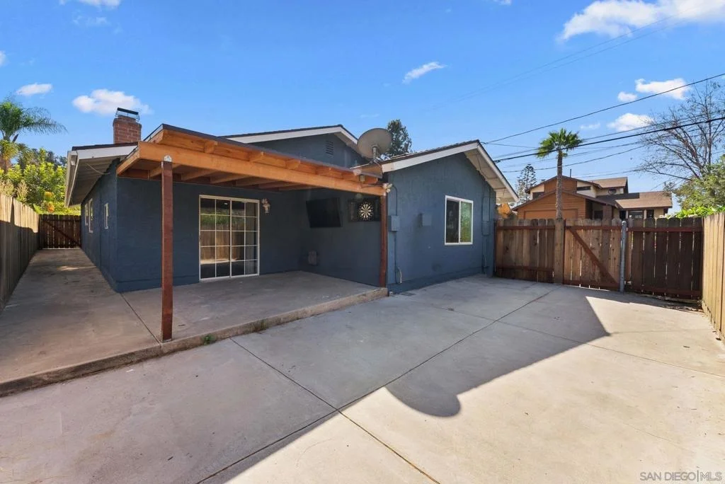 Photo of 9618 Date St