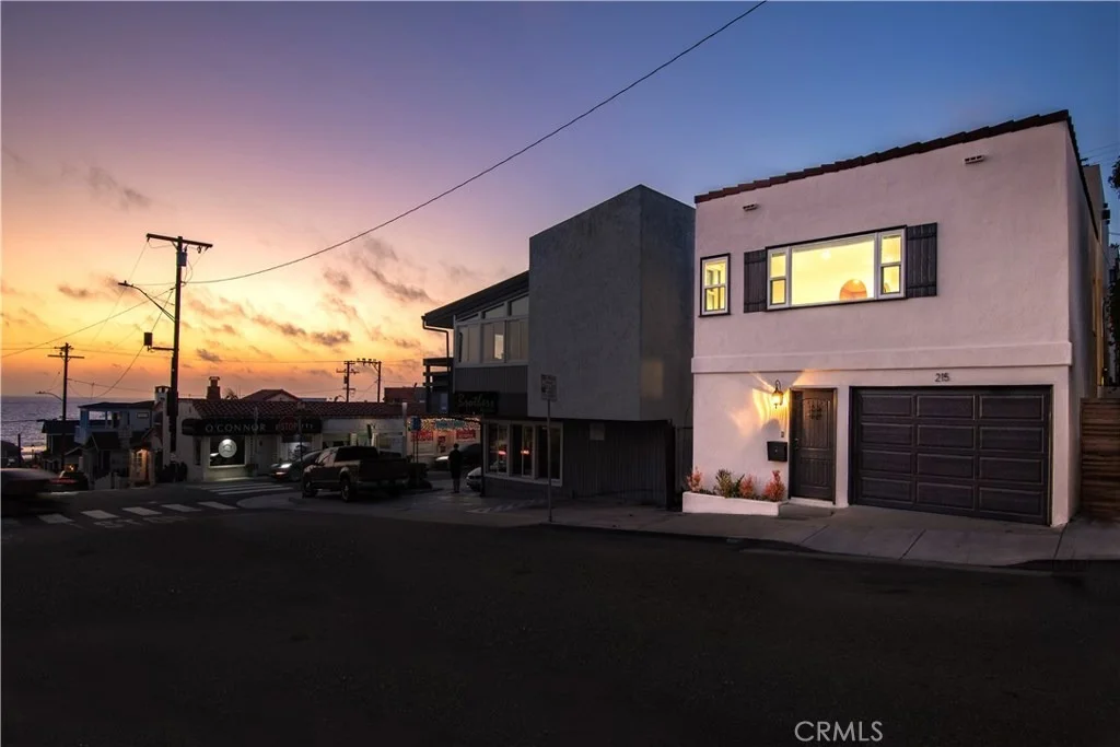 Photo of 215 Longfellow Avenue