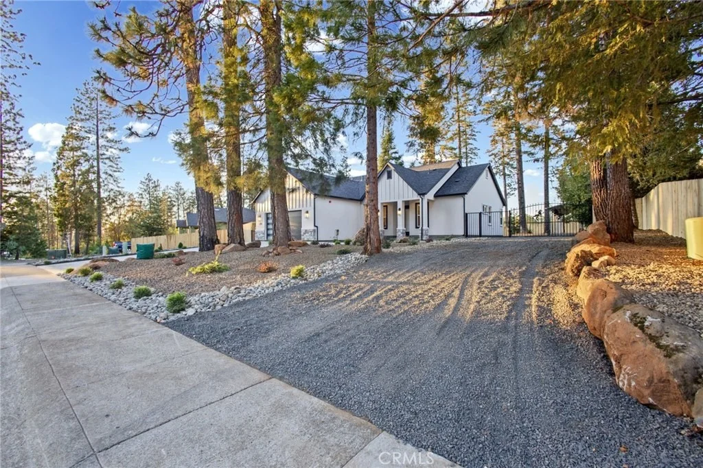 Photo of 1677 Paradisewood Drive