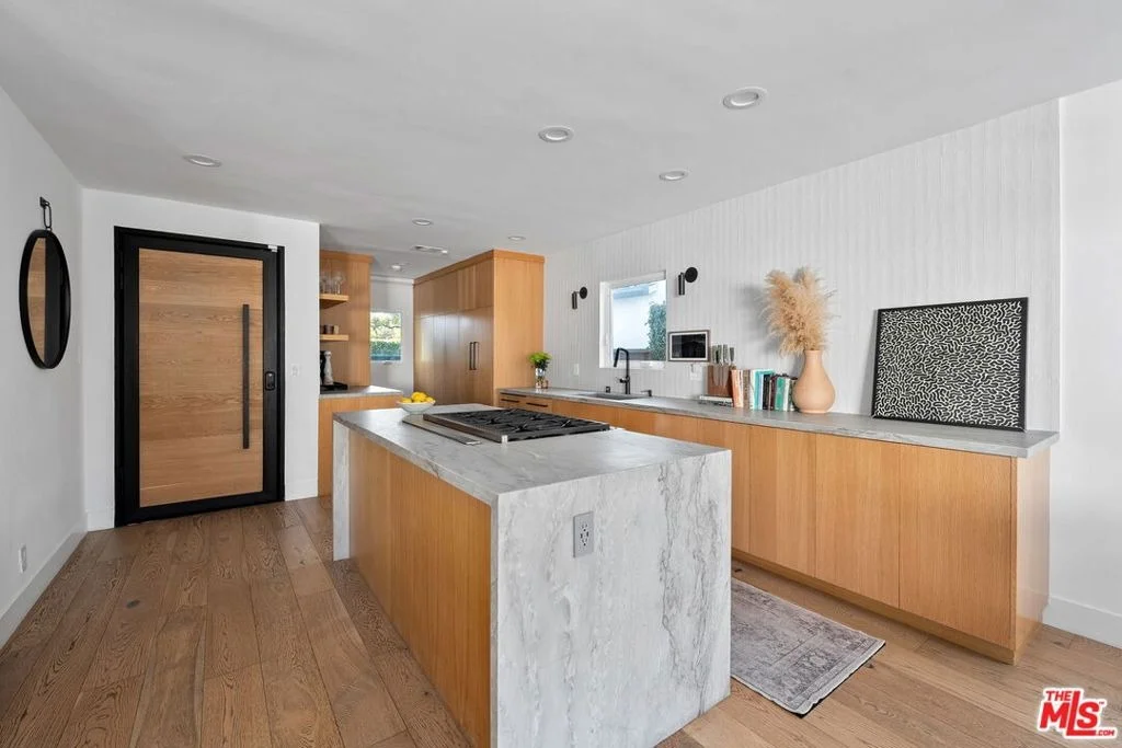Photo of 1009 Vernon Avenue