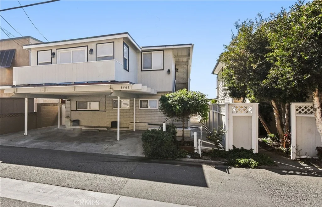 Photo of 35091 Beach Road