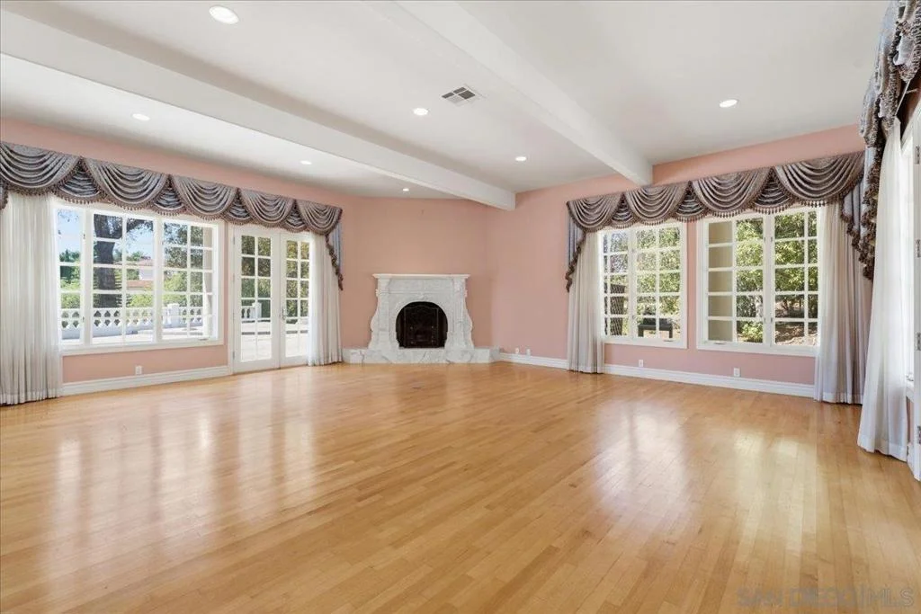 Photo of 6150 Avenida Alteras