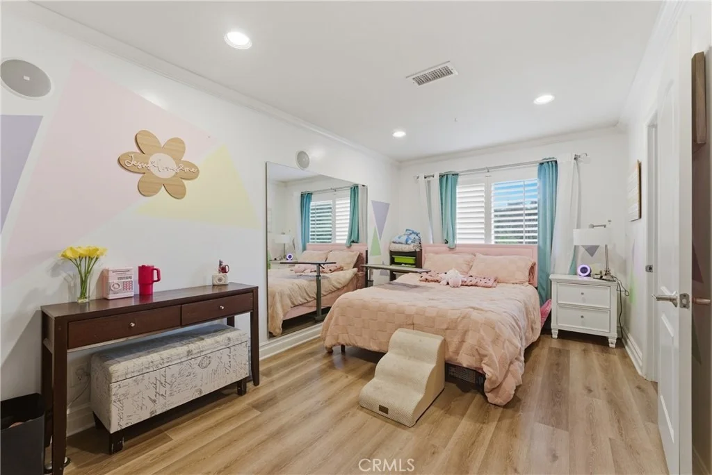 Photo of 520 W Hermosa