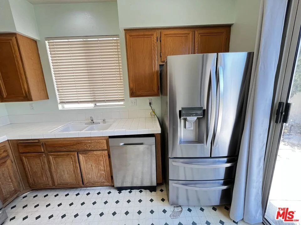 Photo of 27500 Parkside Drive