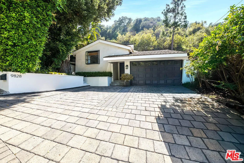 Photo of 9828 Easton Drive