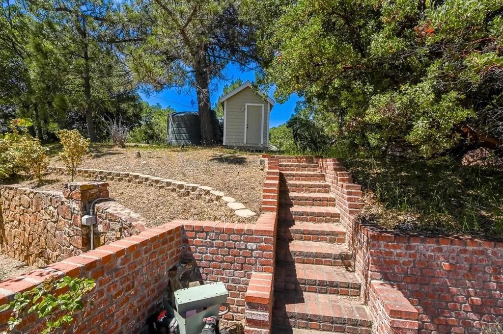 Photo of 1577 Oak Land