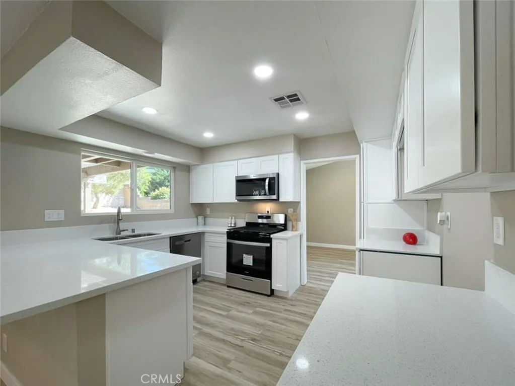 Photo of 43856 Windsor Place