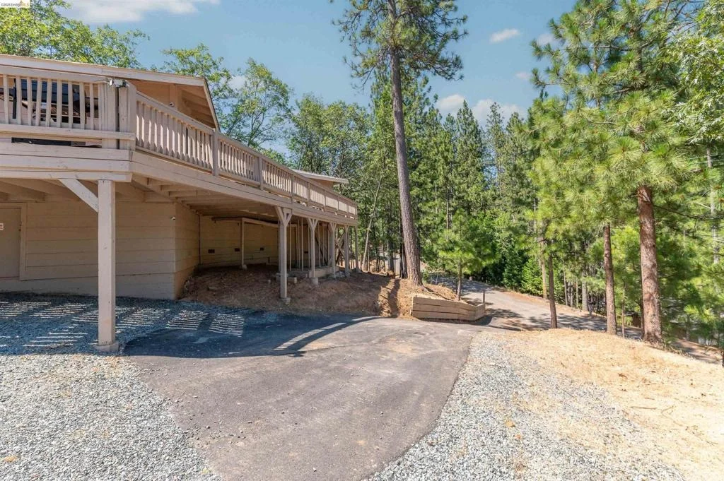 Photo of 23984 Oxbow Ln South