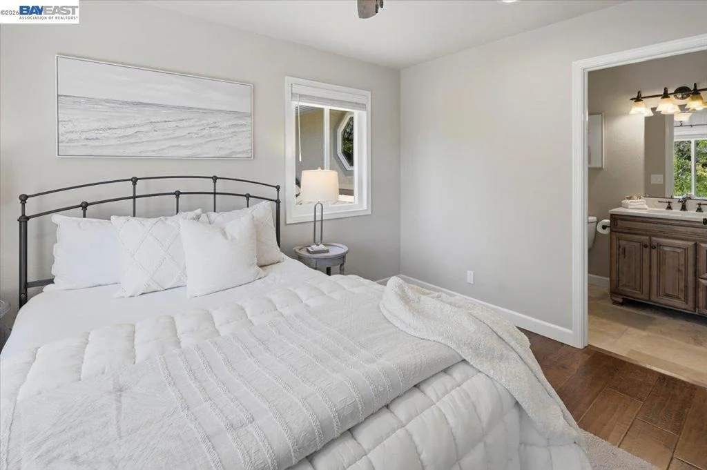 Photo of 3766 Valley View Way