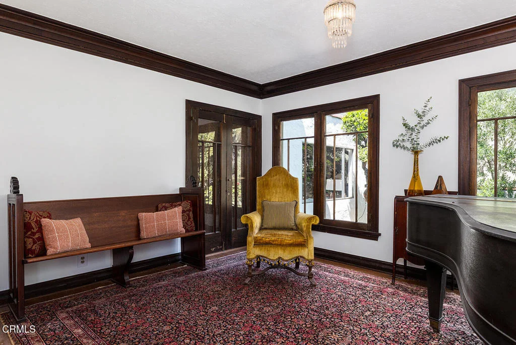 Photo of 1045 New York Drive