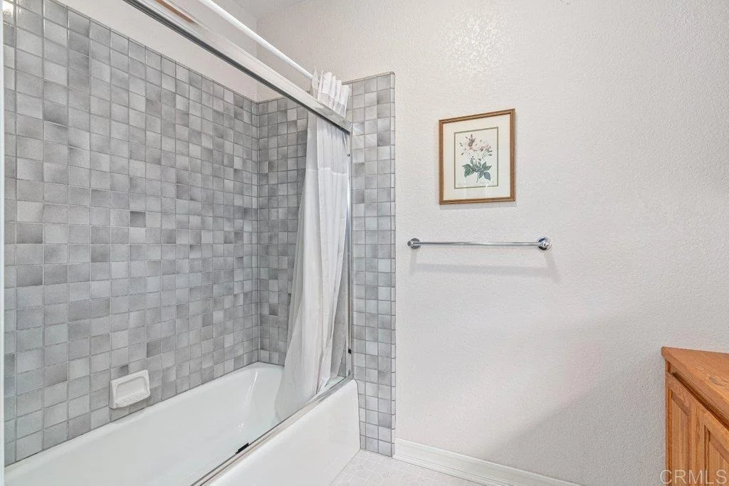 Photo of 4327 Hollyhill Road