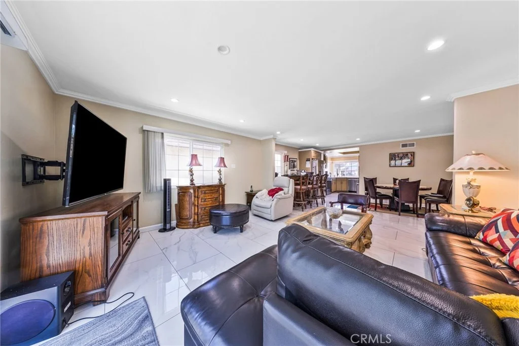 Photo of 814 E Sandpoint Court