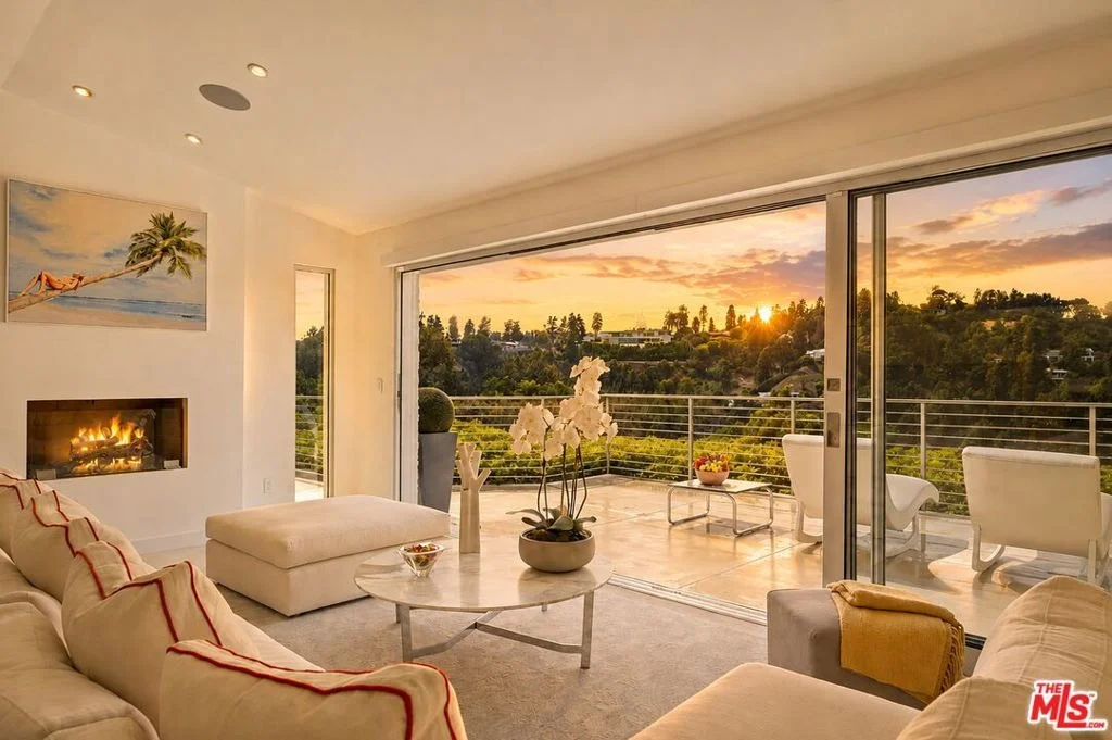 Photo of 9422 Readcrest Drive