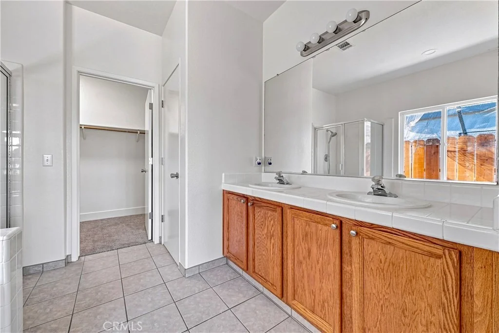 Photo of 1453 Augusta
