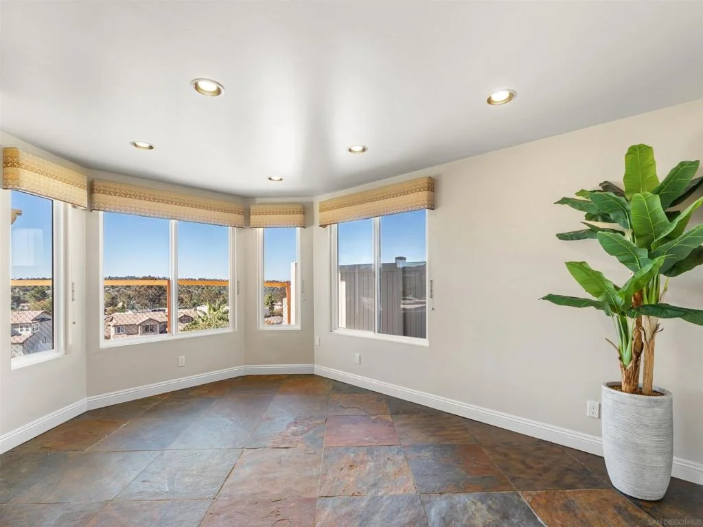 Photo of 2075 Boulders Road