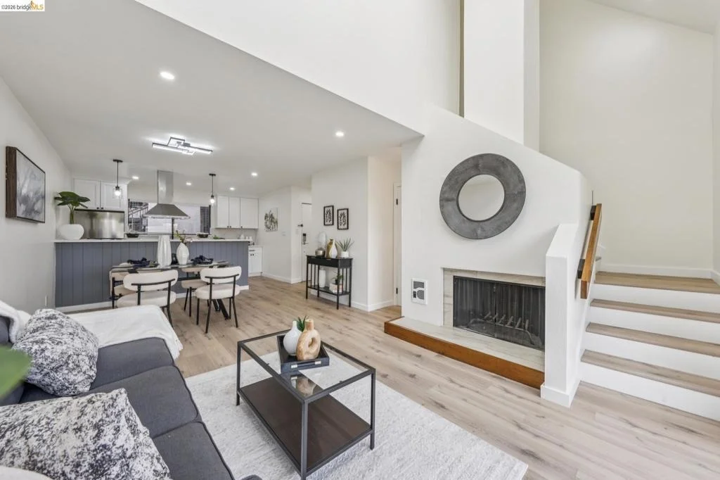 Photo of Unit 207 at 7 Embarcadero West