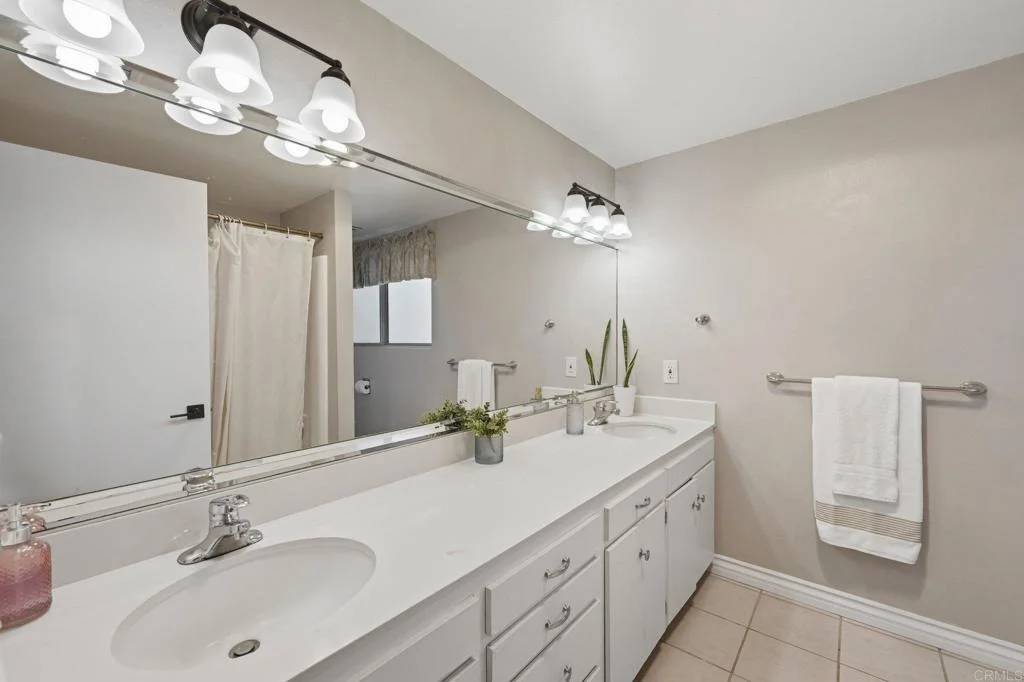 Photo of 5625 Lake Vista Drive
